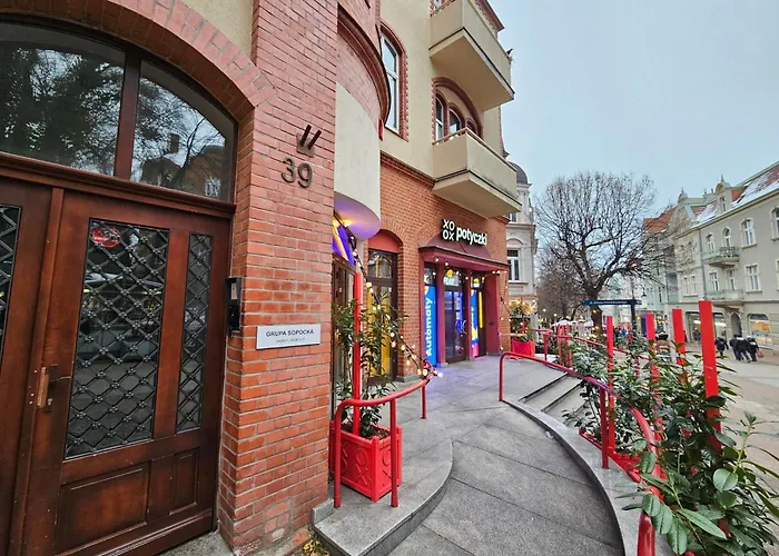 Main Street s