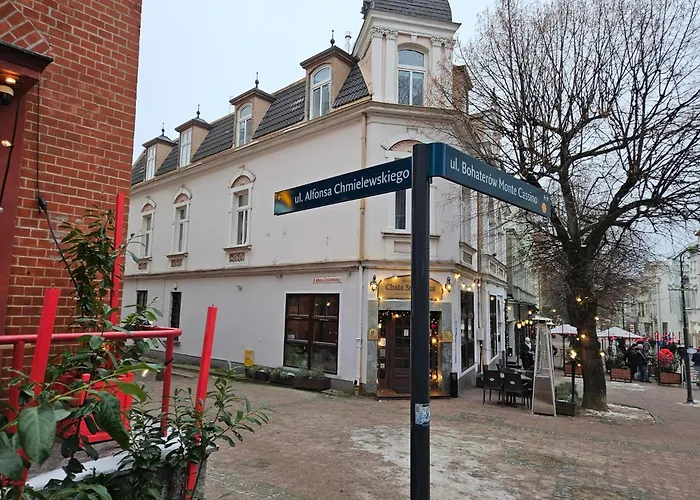 Main Street s